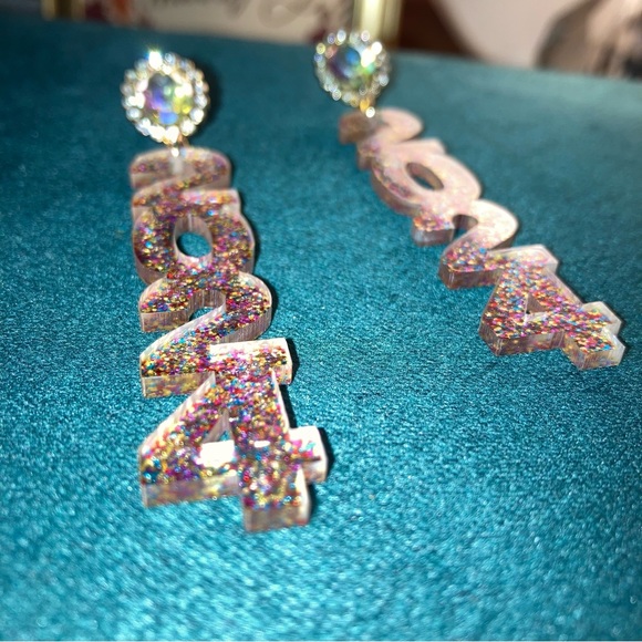 15 Pairs of Earrings Lot NEW 2024 Graduation Limited Edition Jewelry SALE - Picture 12 of 16